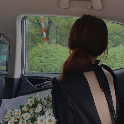 今天头上也有角